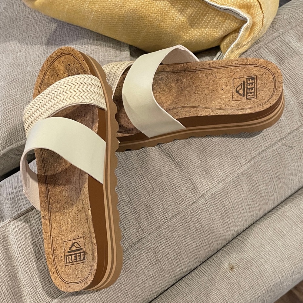 Reef Women's Tan and Cream Sandals